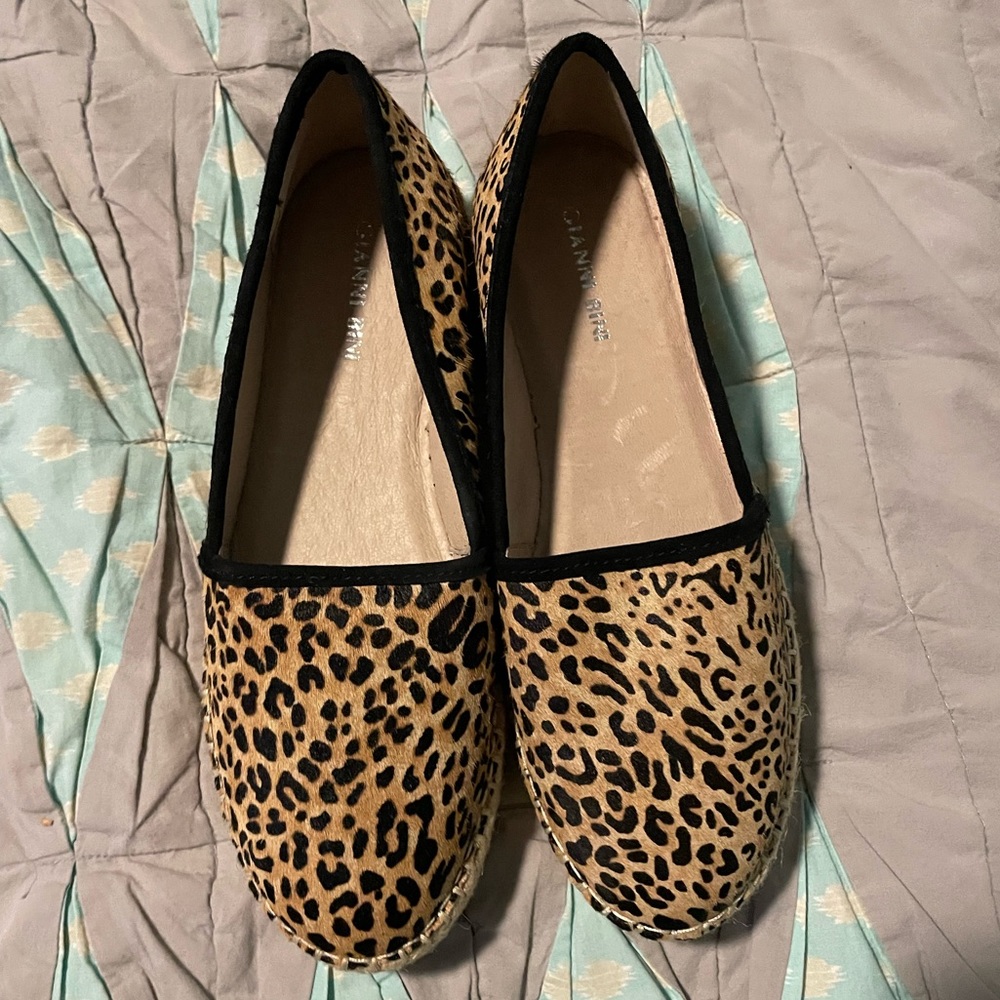 Leopard shoes